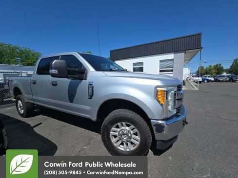 Used 2017 Ford F250 XLT AWD/4WD image 6
