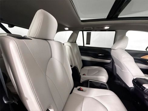 Certified 2026 Toyota Grand Highlander AWD image 43
