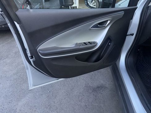 Used 2014 Chevrolet Volt FWD image 29