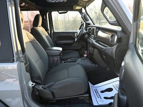 Used 2020 Jeep Wrangler Sport image 19