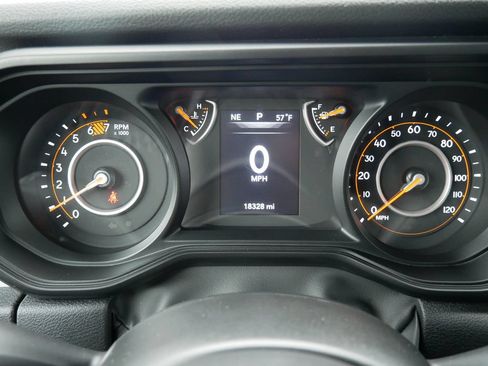 Used 2025 Jeep Wrangler Unlimited Sport AWD/4WD image 20