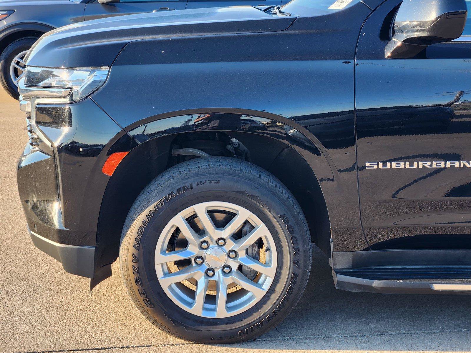 Used 2024 Chevrolet Suburban LT AWD/4WD image 7
