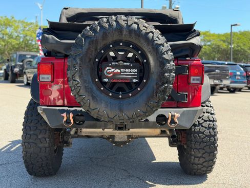 Used 2014 Jeep Wrangler Unlimited Rubicon w/ Connectivity Group AWD/4WD image 8