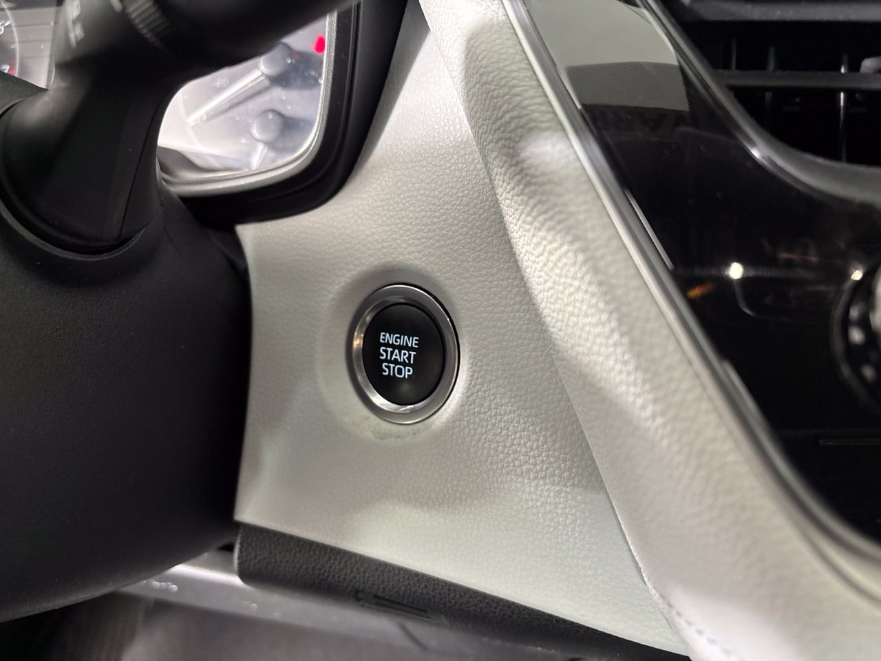 Used 2024 Toyota Corolla SE FWD image 22