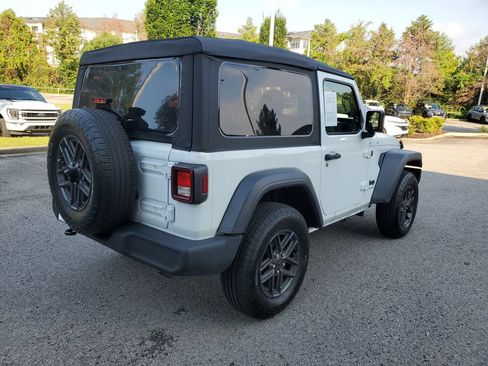 Used 2025 Jeep Wrangler Sport AWD/4WD image 4