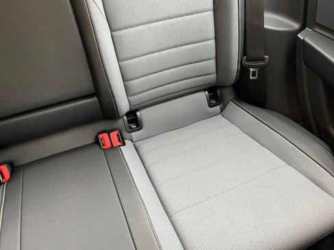 Used 2025 Volkswagen Jetta SE image 37