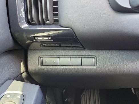 Used 2025 Nissan Pathfinder S AWD/4WD image 14