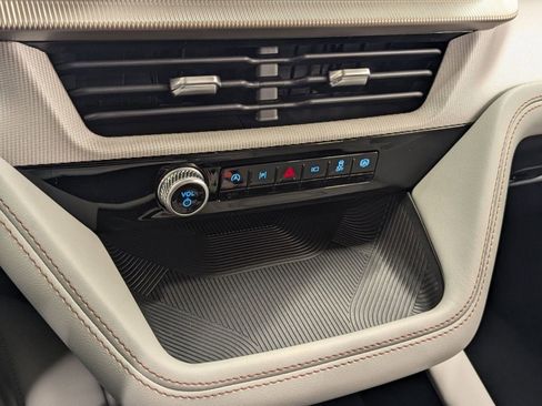 New 2026 Ford Explorer Active w/ Active Comfort Package image 24