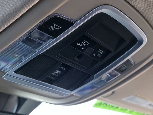 Used 2021 RAM 1500 Laramie image 10