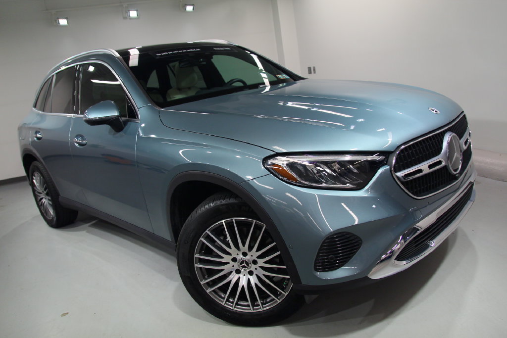 Certified 2025 Mercedes-Benz GLC 300 image 11