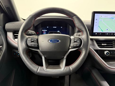Used 2025 Ford Explorer ST-Line w/ ST-Line Street Pack image 23