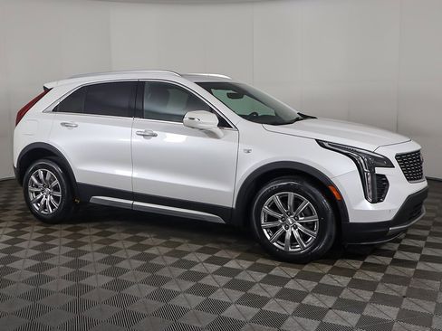 Used 2022 Cadillac XT4 Premium Luxury w/ Enhanced Visibility Package image 21