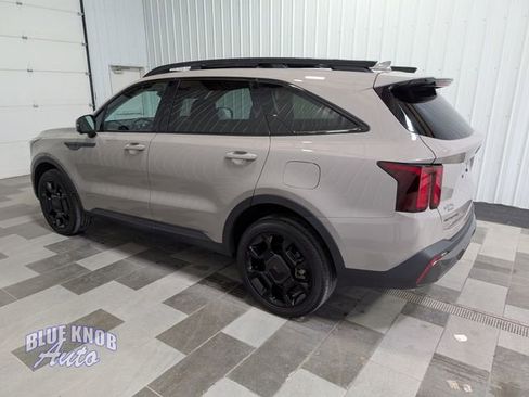 Used 2025 Kia Sorento SX AWD/4WD image 2