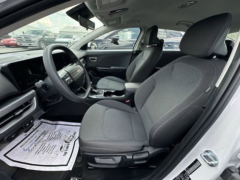 New 2025 Kia K4 LX image 11