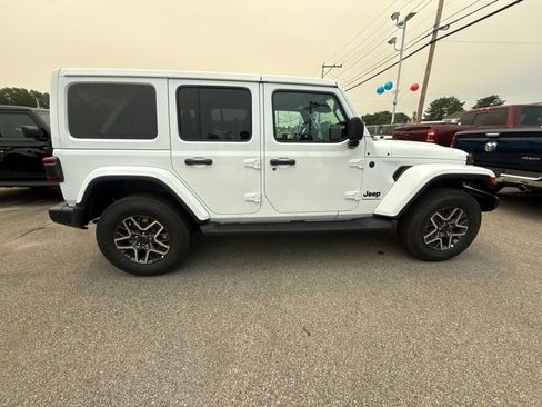 New 2026 Jeep Wrangler Unlimited Sahara AWD/4WD image 6