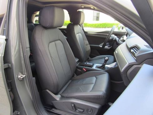 Used 2024 Audi Q3 2.0T Premium w/ Convenience Package image 23