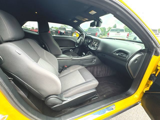 Used 2018 Dodge Challenger R/T w/ Driver Convenience Group RWD image 27
