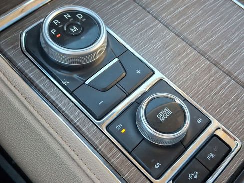 Used 2023 Ford Expedition Max Limited image 18