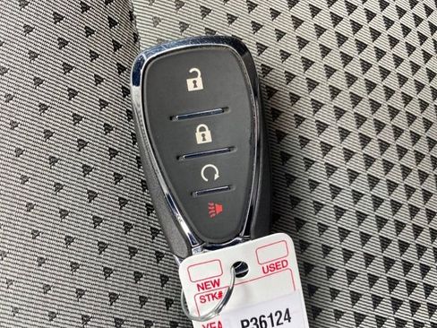 Certified 2025 Chevrolet Trax LT image 23