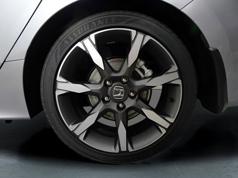 Certified 2025 Honda Civic Sport Touring image 28