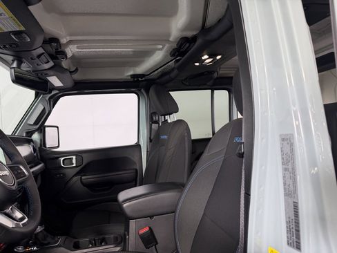 Certified 2023 Jeep Wrangler Unlimited Rubicon 4xe image 26