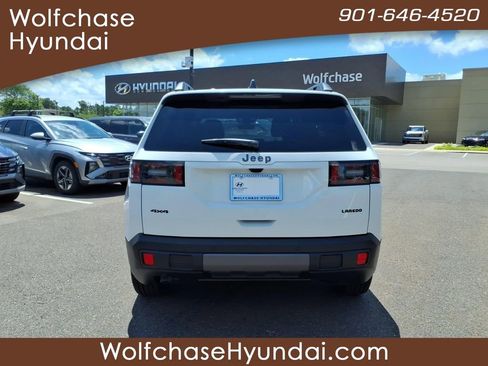 Used 2026 Jeep Cherokee Laredo AWD/4WD image 4