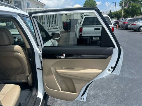 Used 2011 Kia Sorento EX FWD image 22