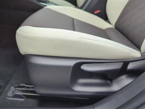 Certified 2023 Toyota Corolla LE image 10