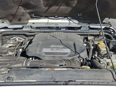 Used 2013 Jeep Wrangler Unlimited Sahara w/ Dual Top Group image 25