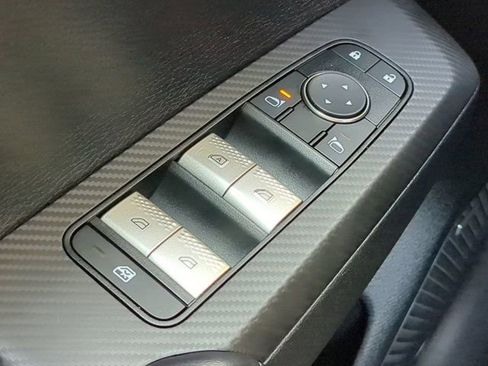 Used 2025 Mitsubishi Outlander ES image 23