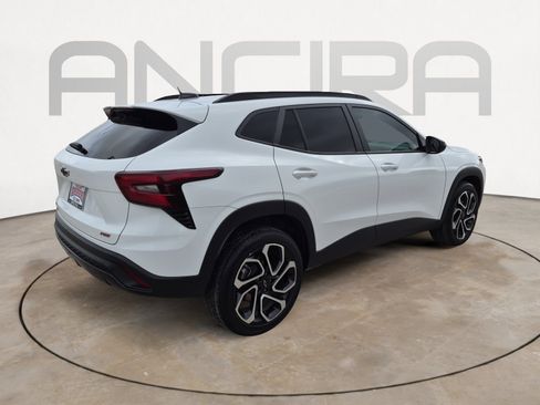 Used 2025 Chevrolet Trax RS w/ Driver Confidence Package image 10