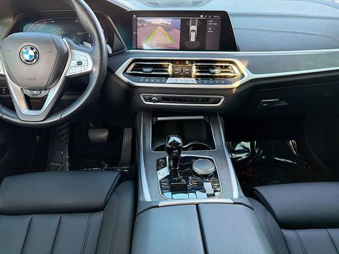 Used 2022 BMW X7 xDrive40i w/ Premium Package image 19