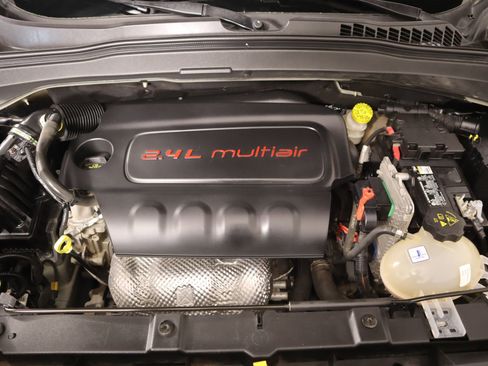 Used 2016 Jeep Renegade Sport w/ Power & Air Group image 17