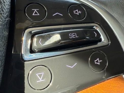 Used 2020 Cadillac Escalade Premium Luxury image 35