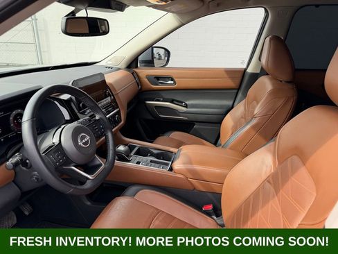 Used 2022 Nissan Pathfinder Platinum w/ Lighting Package (N93) image 8