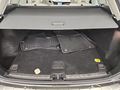 Used 2022 Volvo XC60 B5 Inscription w/ Climate Package image 35