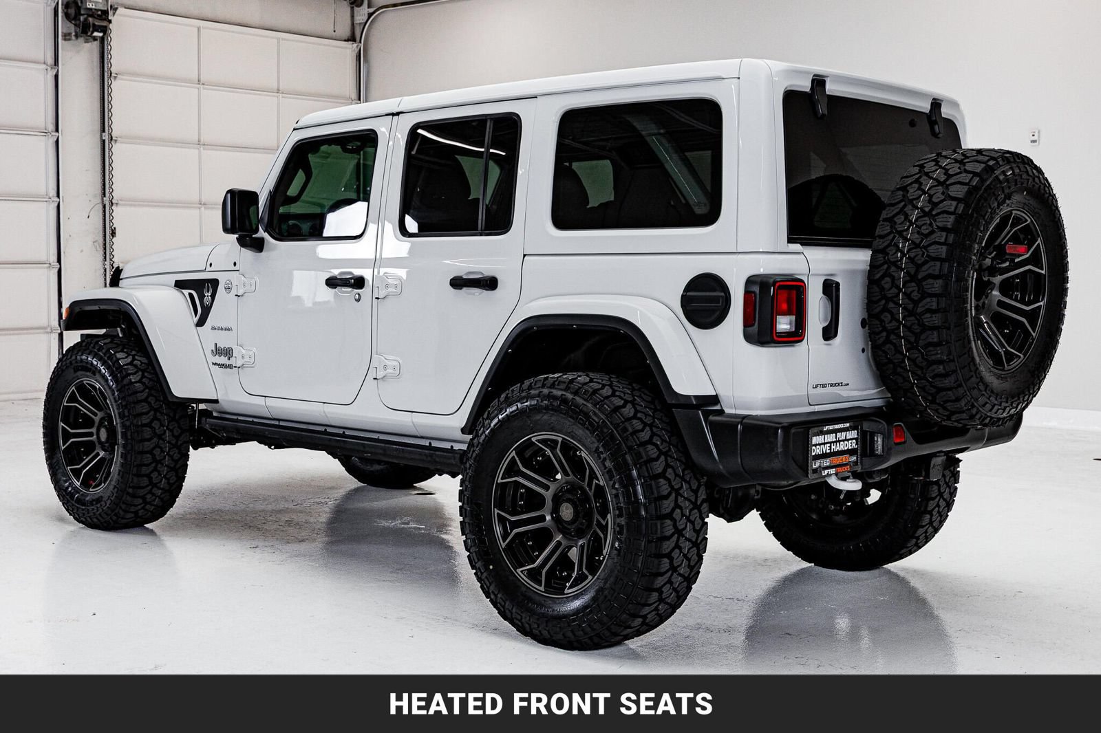 Used 2022 Jeep Wrangler Unlimited Sahara w/ Cold Weather Group AWD/4WD image 6