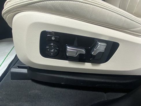 Used 2022 BMW X5 xDrive40i w/ Premium Package image 11