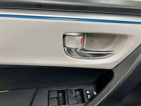 Used 2016 Toyota Corolla LE image 20