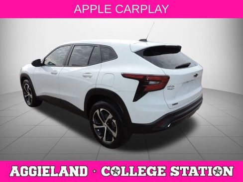 Used 2024 Chevrolet Trax RS w/ Sunroof Package image 6