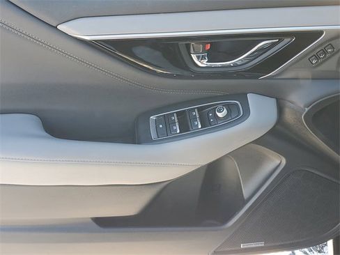 Used 2020 Subaru Outback Limited image 16