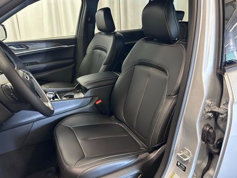 New 2026 Jeep Grand Cherokee L Limited AWD/4WD image 8