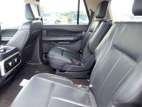 Used 2024 Ford Expedition XLT AWD/4WD image 12