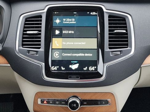 Used 2021 Volvo XC90 T6 Momentum w/ Climate Package image 20