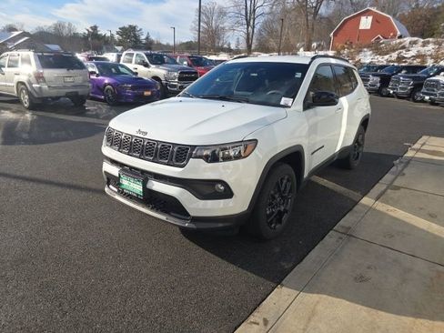 New 2026 Jeep Compass Latitude image 3