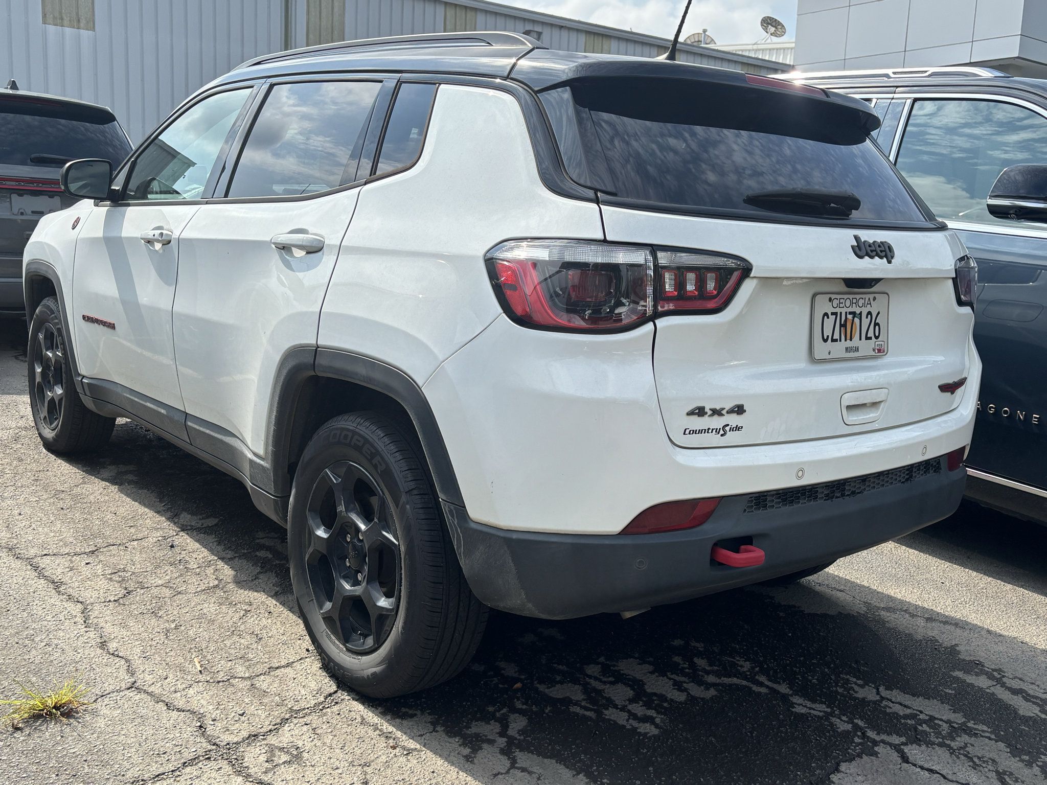 Used 2023 Jeep Compass Trailhawk AWD/4WD image 3