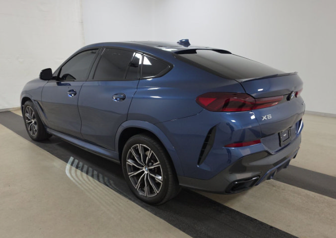 Used 2022 BMW X6 xDrive40i w/ Executive Package AWD/4WD image 4