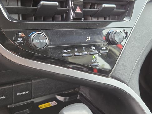 Used 2023 Toyota Camry XSE image 22