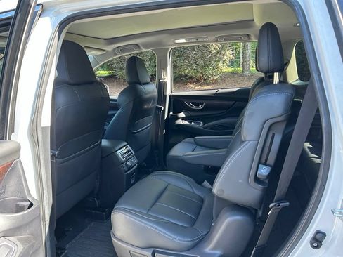 Used 2023 Subaru Ascent Touring AWD/4WD image 46