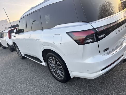 Used 2026 INFINITI QX80 Luxe image 8